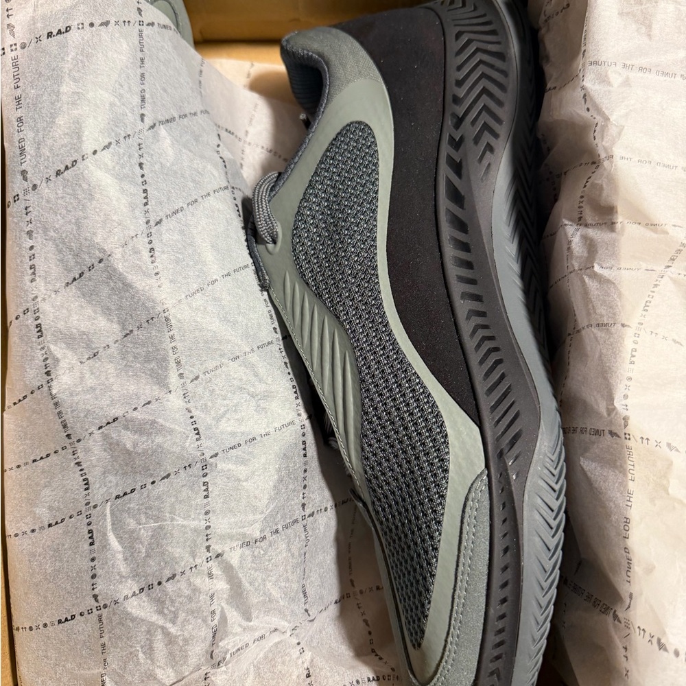 R.A.D One V-1 green men’s 13 BNIB extremely rare